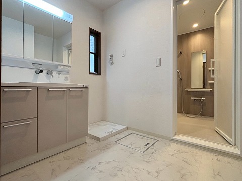 LINE_ALBUM_上祖師谷2丁目戸建_260213_66